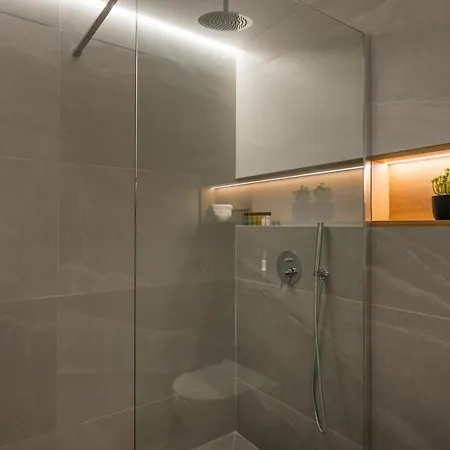 Apartment Amara Local Experience